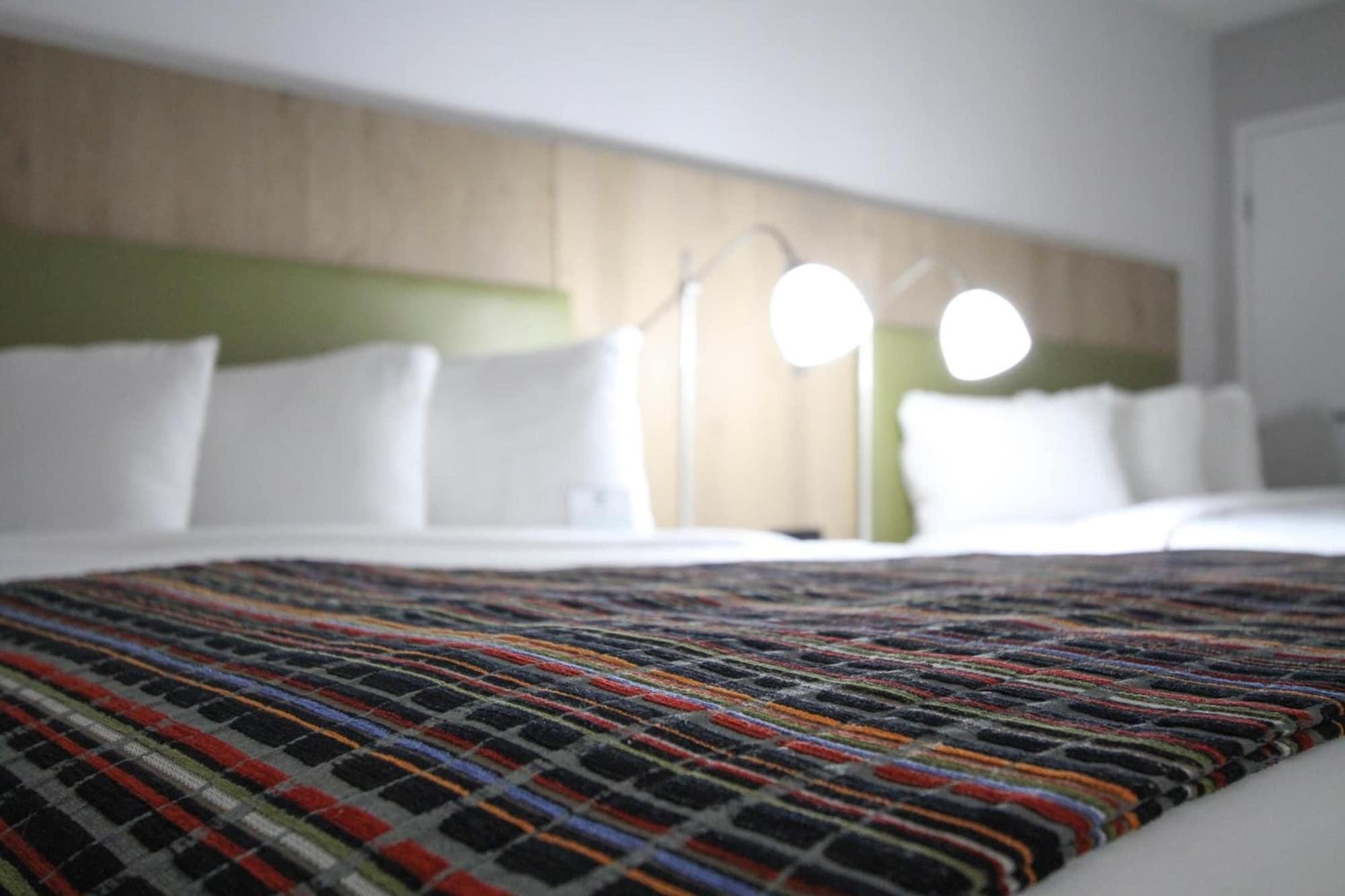 Greentree Inn & Suites Phoenix Sky Harbor Εξωτερικό φωτογραφία