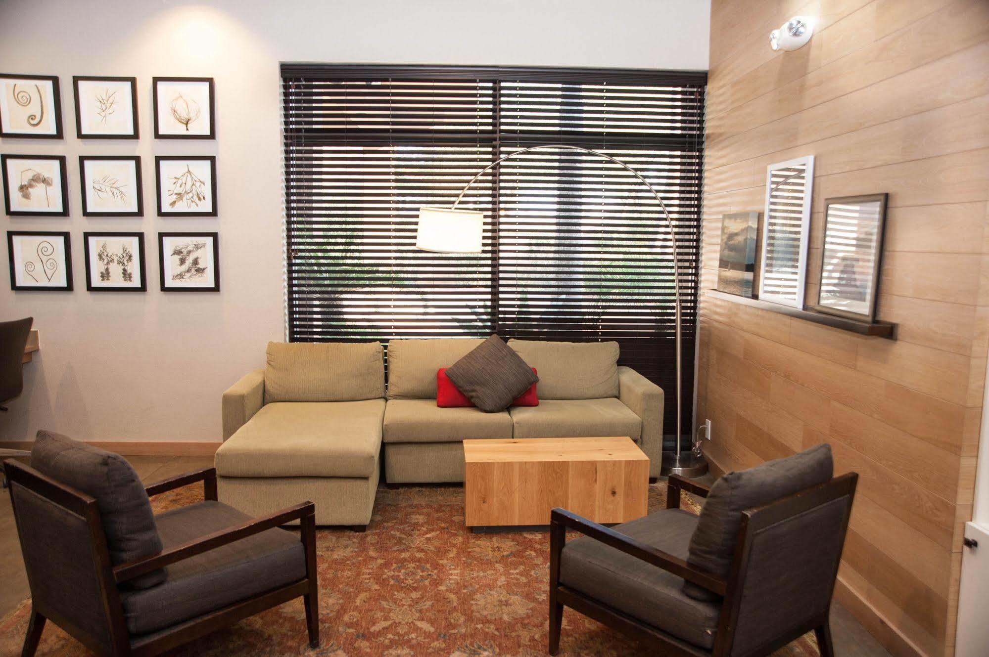 Greentree Inn & Suites Phoenix Sky Harbor Εξωτερικό φωτογραφία